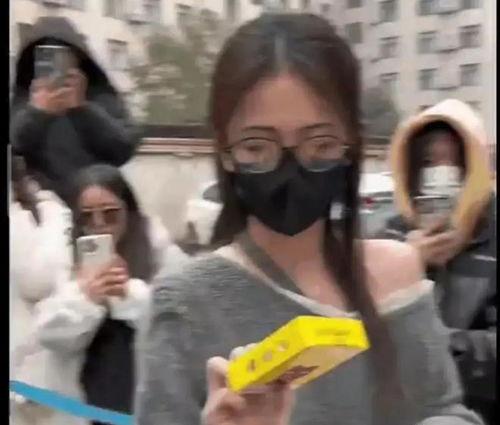 娱乐八卦吃瓜少女视频